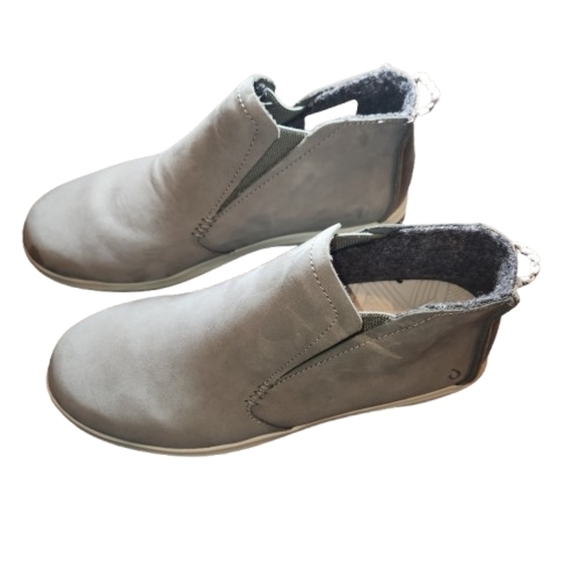 OluKai Shoes - Olukai Hawai'iloa Manu Hope Women's Sneaker Boot Sage Size 7 Leather Slip On